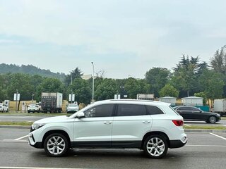 2023 Jetta VS7 I Рестайлинг 1, белый, 1270000 рублей, вид 2