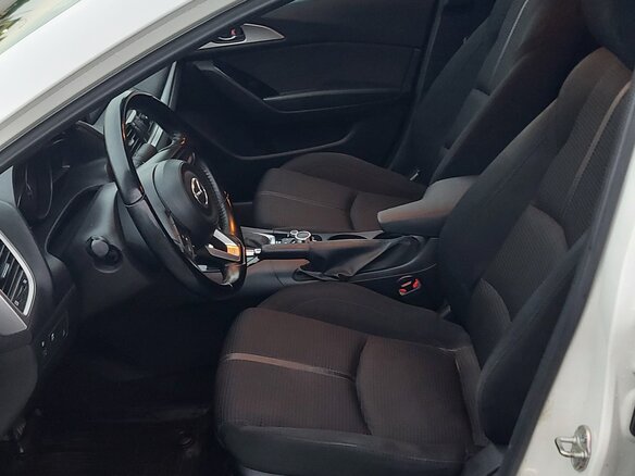 2018 Mazda 3 III (BM) Рестайлинг, белый, 1500000 рублей - вид 7