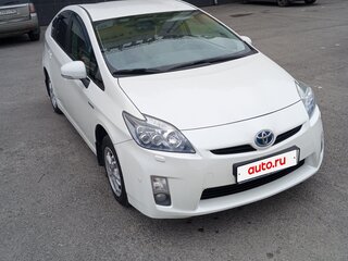 2010 Toyota Prius III (XW30), белый, 1250000 рублей, вид 3