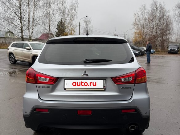 2011 Mitsubishi ASX I, серебристый, 890000 рублей - вид 4