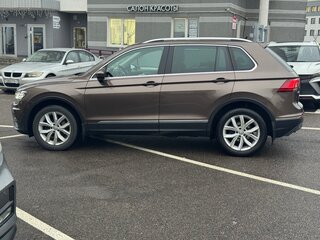2018 Volkswagen Tiguan II, коричневый, 1710000 рублей, вид 3
