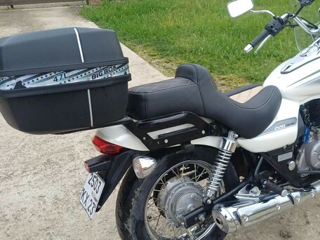 2024 Bajaj Avenger, белый, 225000 рублей, вид 4
