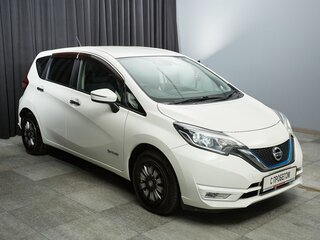 2017 Nissan Note e-Power II Рестайлинг, белый, 1047000 рублей, вид 3