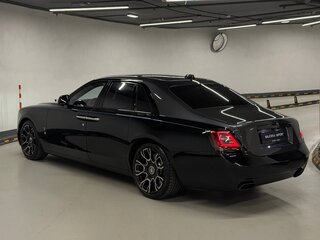 2022 Rolls-Royce Ghost Black Badge II (Series I), чёрный, 33000000 рублей, вид 5