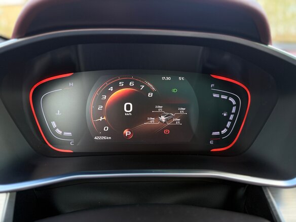 2020 Geely Coolray I, серебристый, 1800000 рублей - вид 6
