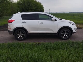 2015 Kia Sportage III Рестайлинг, белый, 1500000 рублей, вид 3