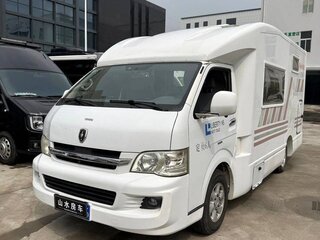2017 Toyota HiAce H200 Рестайлинг, белый, 3470700 рублей, вид 1