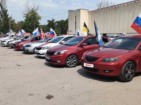2015 Kia Rio III Рестайлинг, красный, 1050000 рублей - вид 3