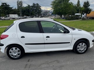 2002 Peugeot 206, белый, 290000 рублей, вид 3