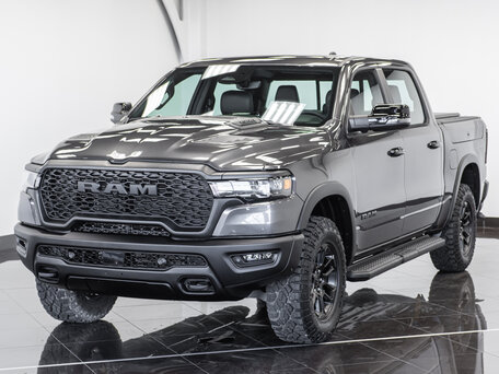 2025 Ram 1500 Crew Cab V Рестайлинг, серый, 8590000 рублей, вид 2