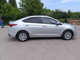 2018 Hyundai Solaris II, серебристый, 1299000 рублей, вид 4