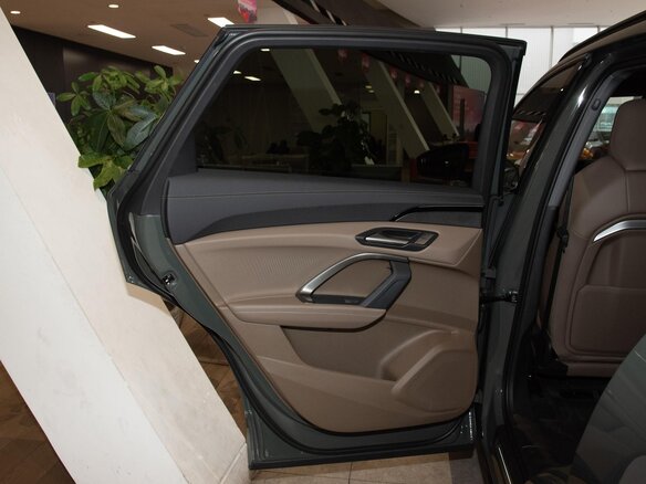 2026 Audi Q5 L III (GU), зелёный, 6476000 рублей - вид 32