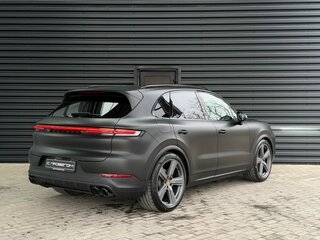 2024 Porsche Cayenne III Рестайлинг, чёрный, 16900000 рублей, вид 5