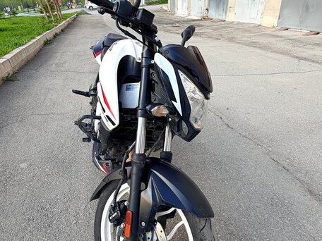 2022 Bajaj Pulsar NS 200, белый, 160000 рублей, вид 3