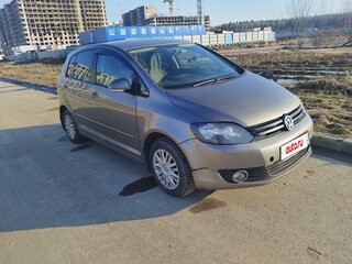 2010 Volkswagen Golf Plus II, бежевый, 520000 рублей, вид 1