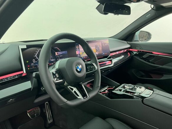 2026 BMW 5 серии 530i xDrive VIII (G60/G61/G68), серый - вид 5