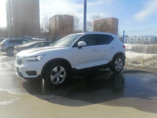 2020 Volvo XC40 I, белый, 3100000 рублей, вид 2