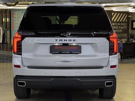 2025 Chevrolet Tahoe V Рестайлинг, белый, 12350000 рублей, вид 4