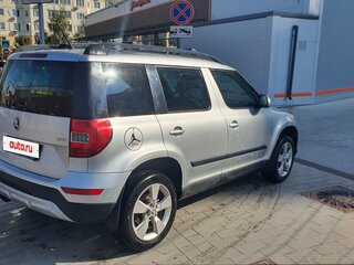 2015 Skoda Yeti I Рестайлинг, серебристый, 920000 рублей, вид 4