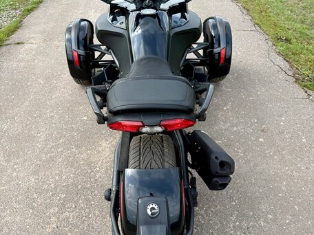 2018 BRP Can-Am Spyder, чёрный, 1600000 рублей, вид 4