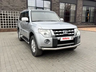 2011 Mitsubishi Pajero IV, серебристый, 2000000 рублей, вид 3