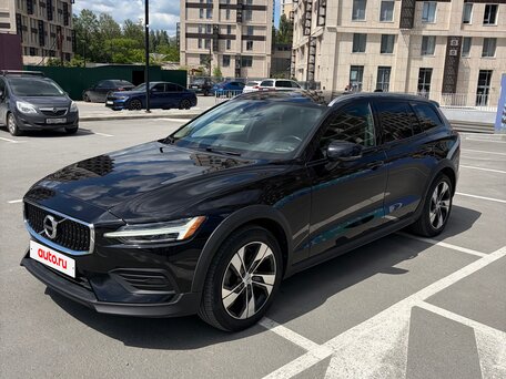 2019 Volvo V60 Cross Country II, чёрный, 3350000 рублей, вид 4