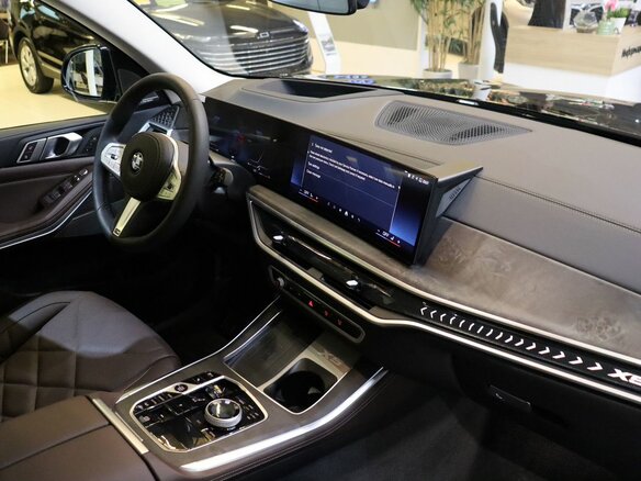 2025 BMW X5 Long 30Li IV (G05/G18) Рестайлинг, чёрный, 10650000 рублей - вид 11