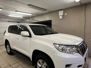 2018 Toyota Land Cruiser Prado 150 Series Рестайлинг 2, белый, 5500000 рублей, вид 3