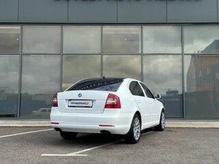 2011 Skoda Octavia II (A5) Рестайлинг, белый, 493000 рублей, вид 4