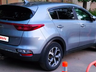 2018 Kia Sportage IV Рестайлинг, серебристый, 2050000 рублей, вид 2
