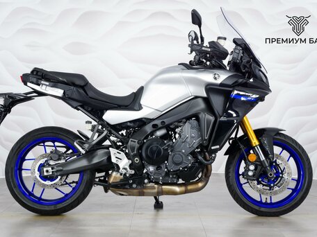 2022 Yamaha MT-09 Tracer (FJ-09), серебристый, 1299000 рублей, вид 1