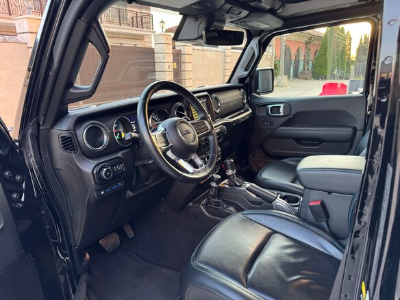 2021 Jeep Wrangler Rubicon IV (JL), чёрный, 7430000 рублей - вид 12
