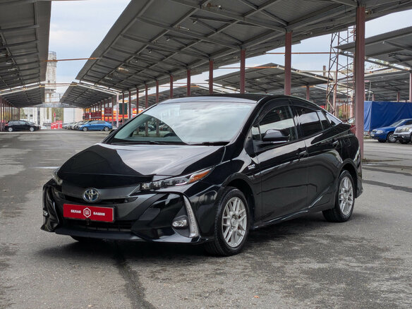 2017 Toyota Prius PHV ZVW52 IV (XW50), чёрный - вид 3