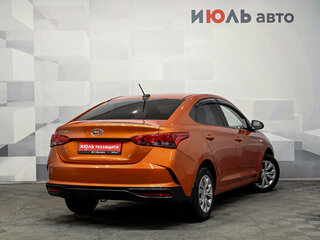 2022 Hyundai Solaris II Рестайлинг, оранжевый, 1600000 рублей, вид 4