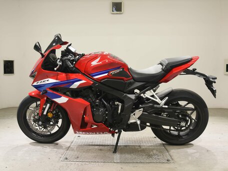 2025 Honda CB 650R, красный, 1020000 рублей, вид 2