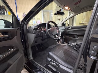 2010 Ford Focus II Рестайлинг, чёрный, 740000 рублей, вид 5