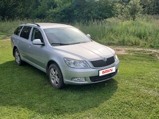 2010 Skoda Octavia II (A5) Рестайлинг, серый, 800000 рублей, вид 3
