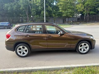 2013 BMW X1 18i I (E84) Рестайлинг, коричневый, 1149000 рублей, вид 4