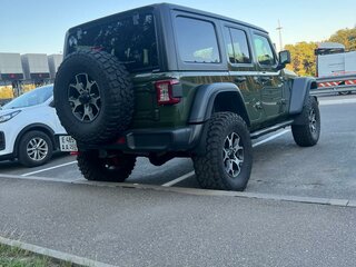 2020 Jeep Wrangler IV (JL), зелёный, 5200000 рублей, вид 4