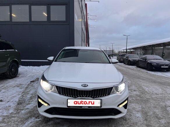 2018 Kia Optima IV Рестайлинг, белый, 2050000 рублей - вид 1