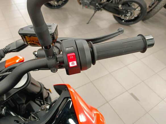 2023 KTM 790 Duke, оранжевый - вид 21