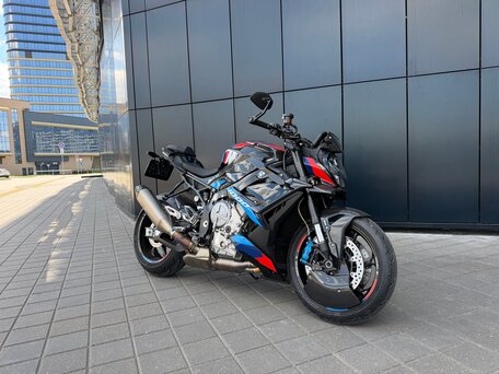2023 BMW M 1000 R, чёрный, 2200000 рублей, вид 2
