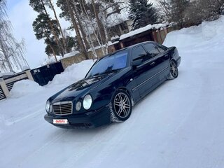 1997 Mercedes-Benz E-Класс 230 II (W210, S210), чёрный, 400000 рублей, вид 1