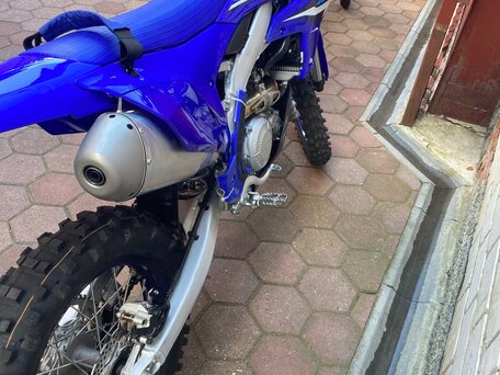 2026 Yamaha WR450F, синий, 899000 рублей, вид 3