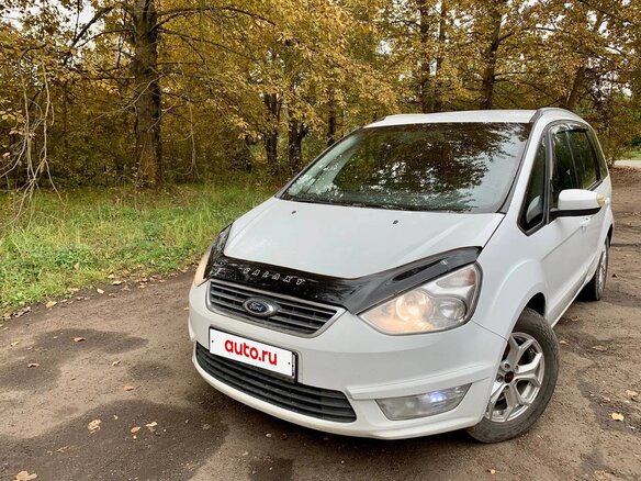 2011 Ford Galaxy II Рестайлинг, белый, 1000000 рублей - вид 1