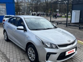 2018 Kia Rio IV, серебристый, 1100000 рублей, вид 1