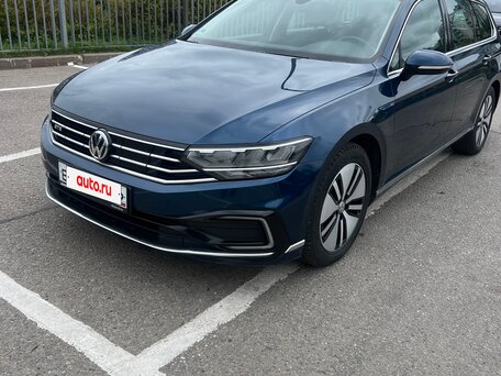 2020 Volkswagen Passat GTE B8 Рестайлинг, синий, 2100000 рублей, вид 1