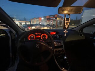 2011 Peugeot 308 I Рестайлинг, белый, 290000 рублей, вид 5