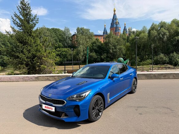 2019 Kia Stinger I, синий