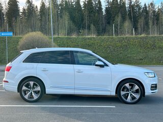 2017 Audi Q7 II (4M), белый, 4450000 рублей, вид 2